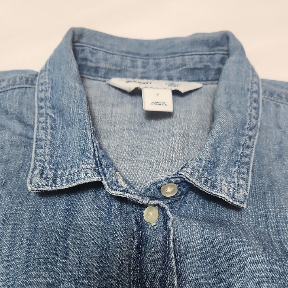 Old Navy "The Classic Shirt" in Blue | Long Sleeve Button-Down | Women’s Size S - Picture 10 of 13